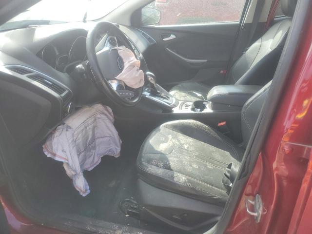 Sedans FORD FOCUS 2013 Czerwony