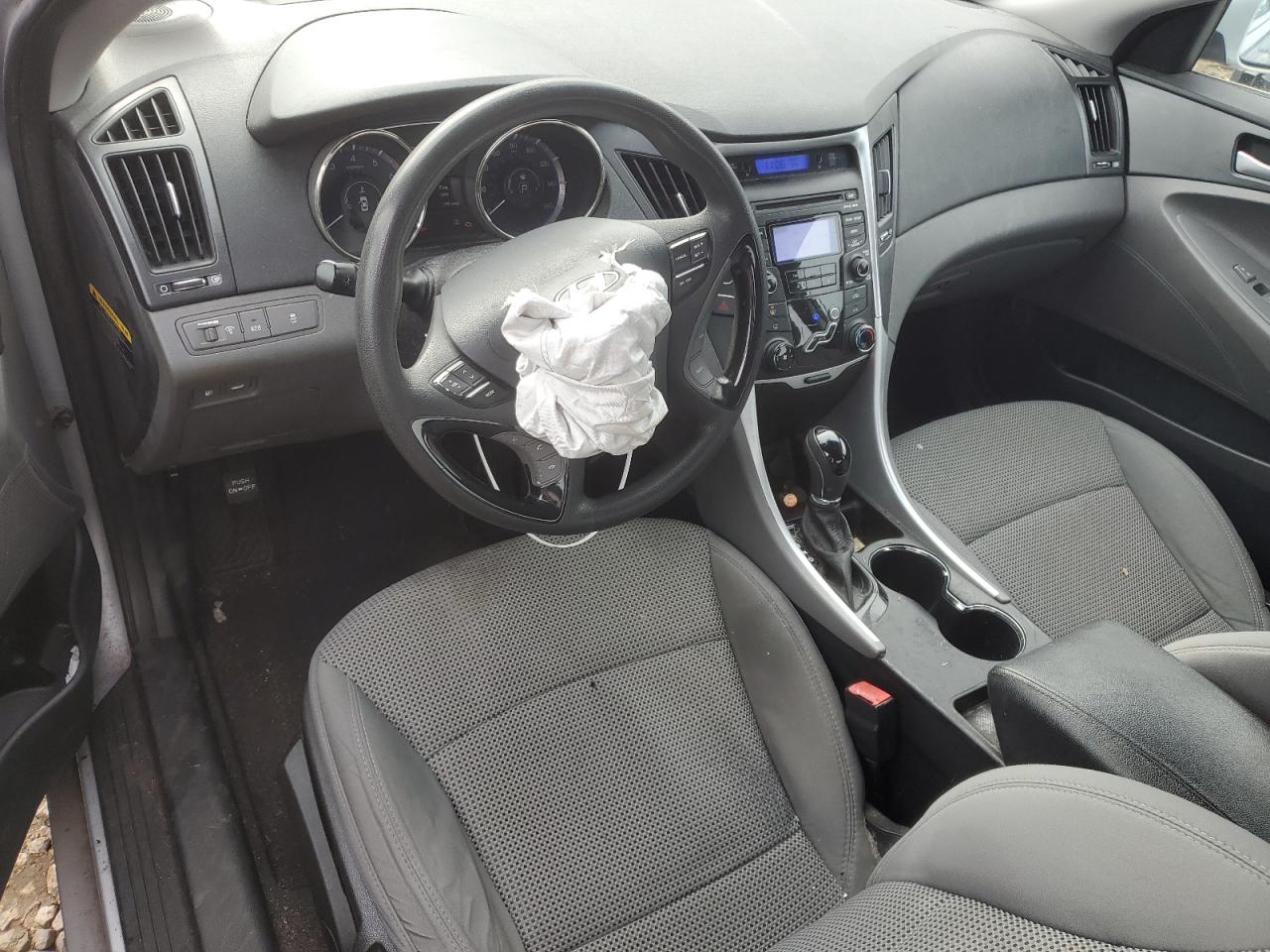 2012 Hyundai Sonata - Image 8