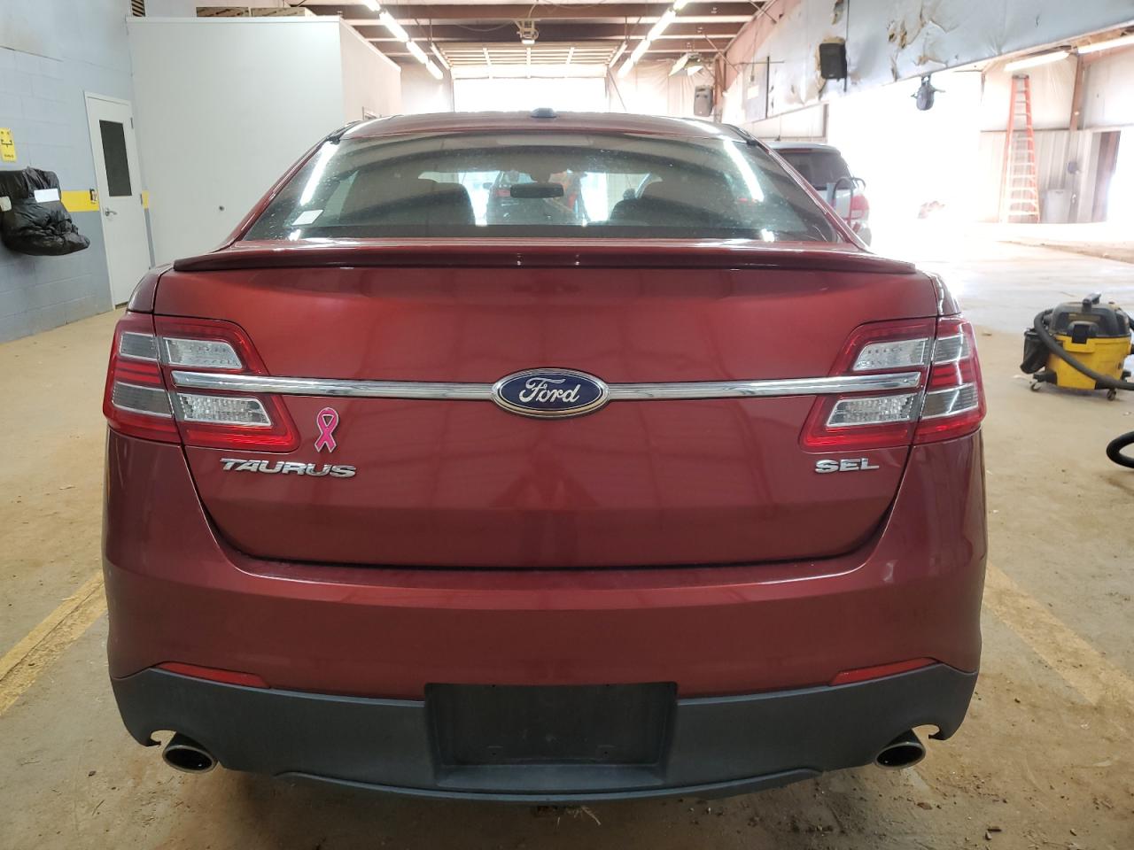 2014 Ford Taurus - Image 6