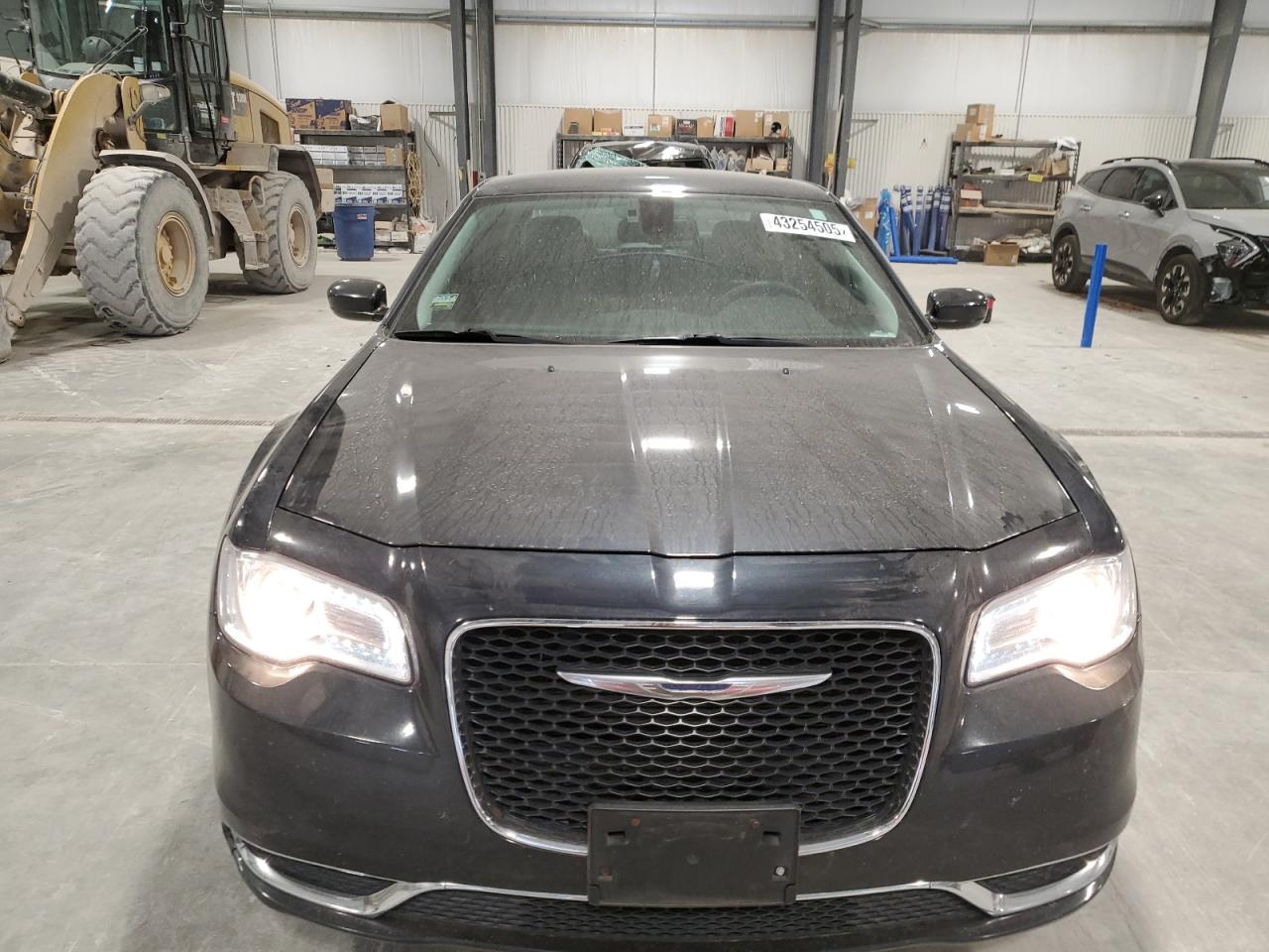 2016 Chrysler 300 - Image 5