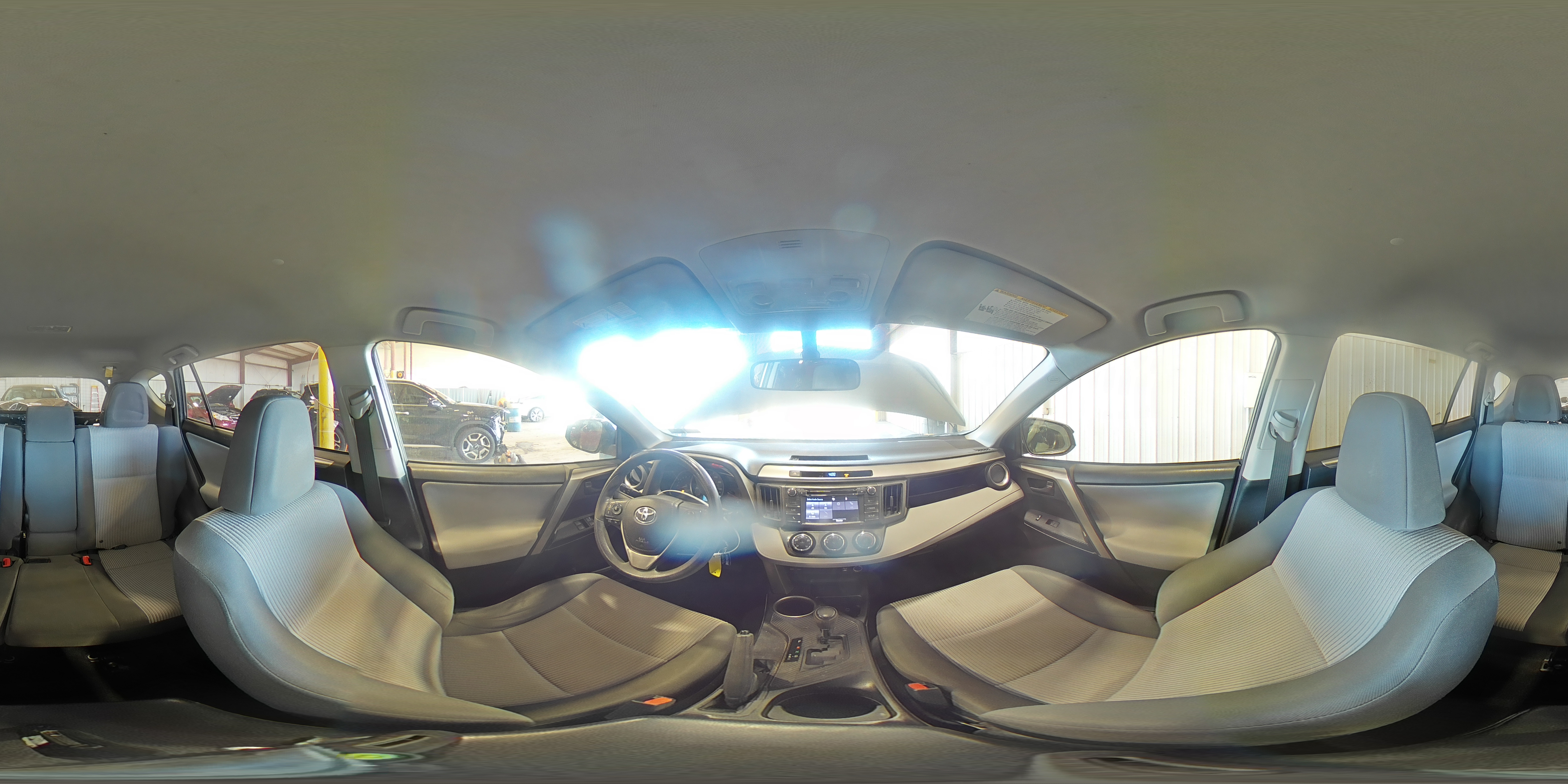 2014 Toyota RAV 4 - Image 16