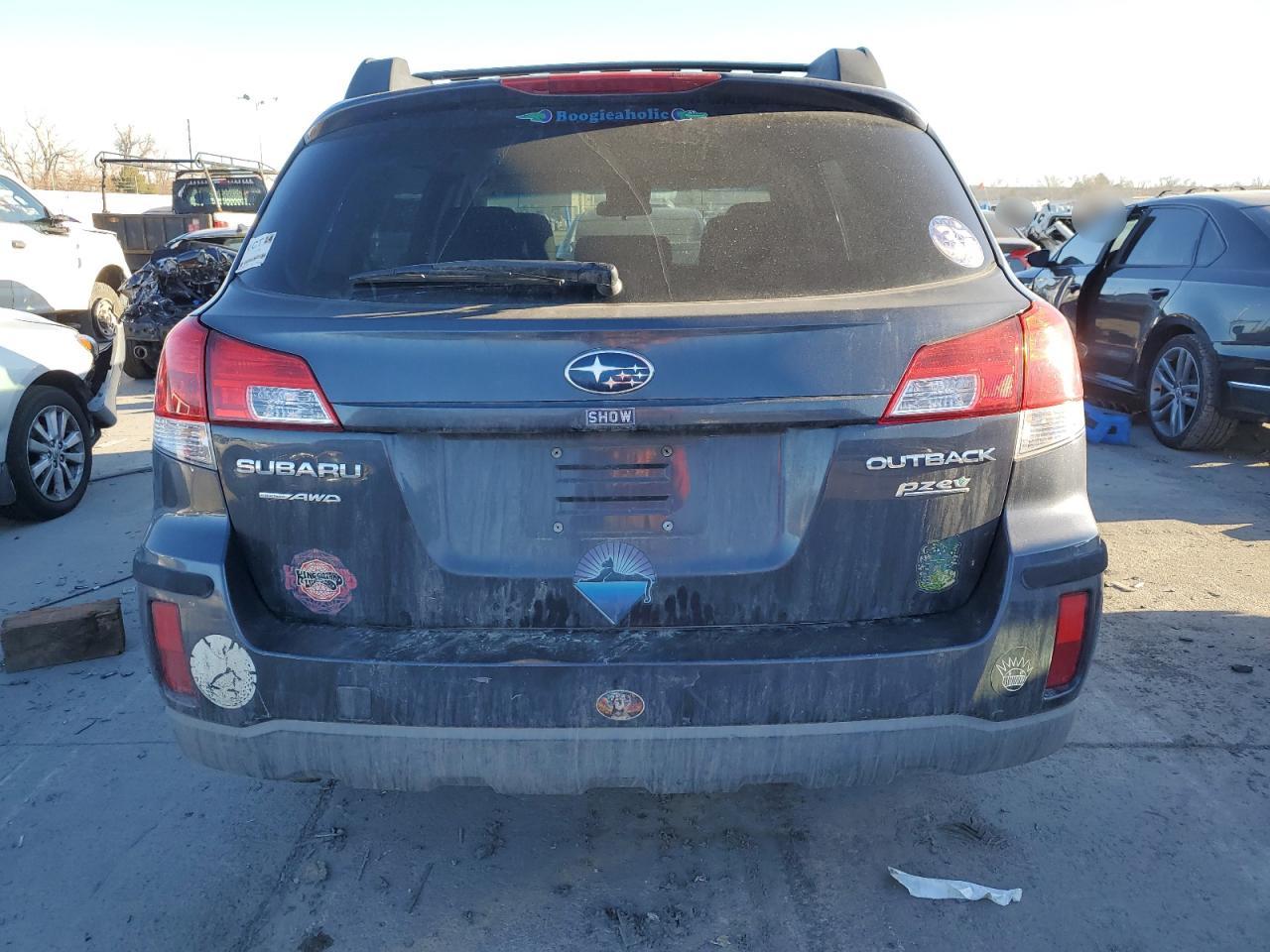 2011 Subaru Outback - Image 6