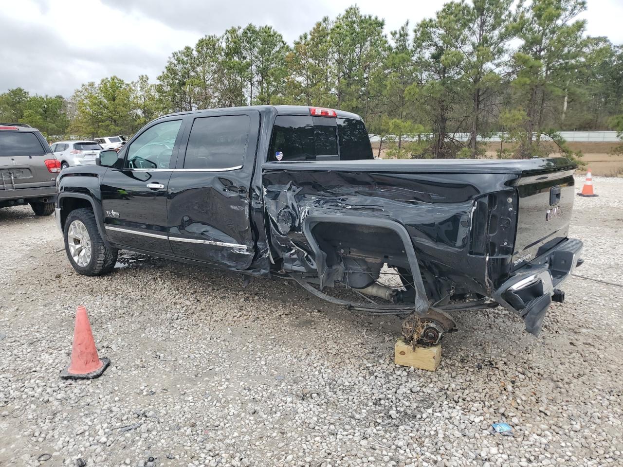 2017 GMC Sierra - Image 2