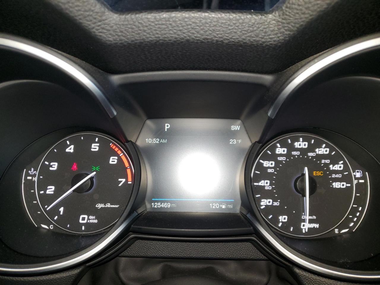 2018 Alfa Romeo Stelvio - Image 9