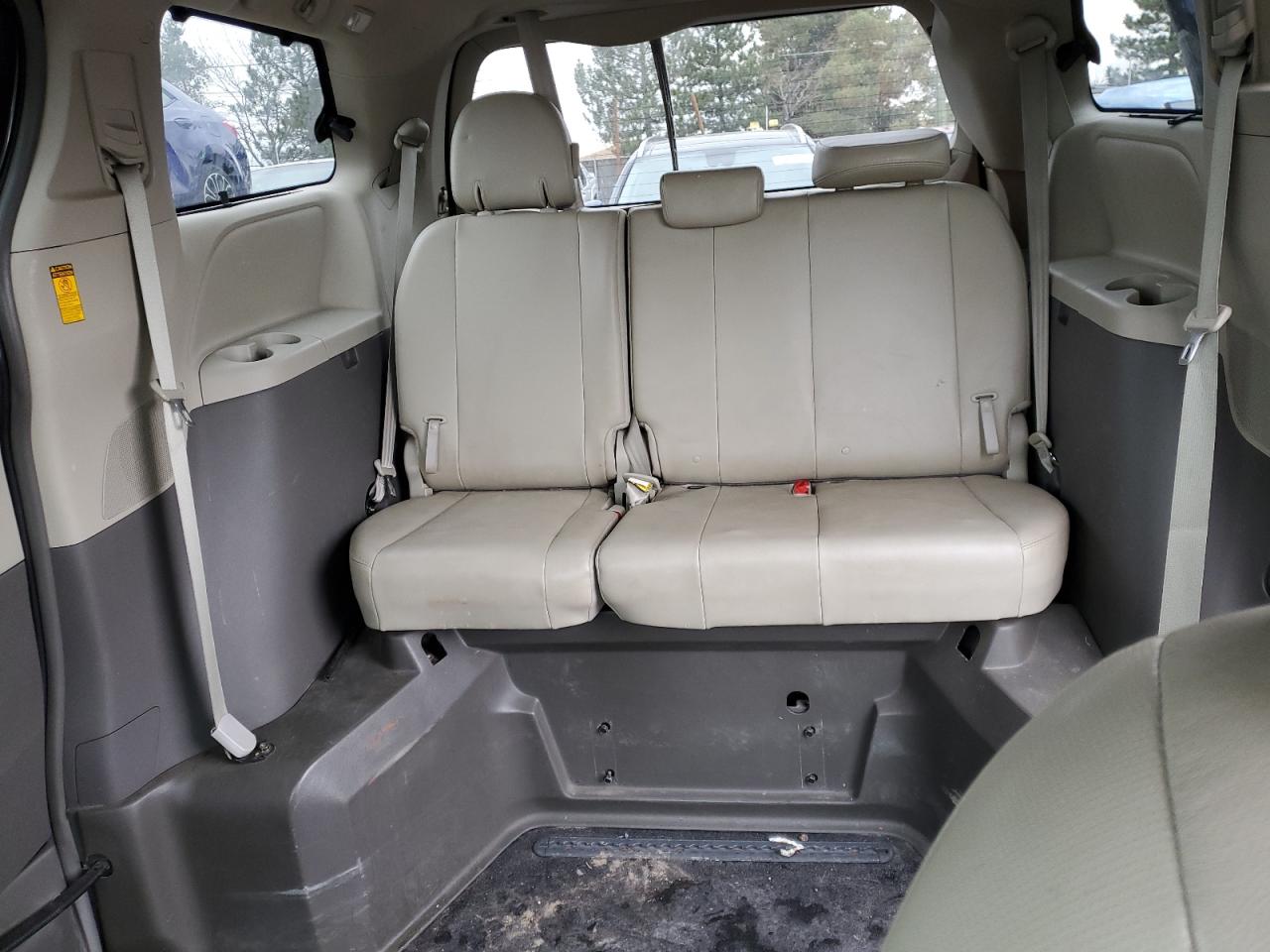 2014 Toyota Sienna - Image 10