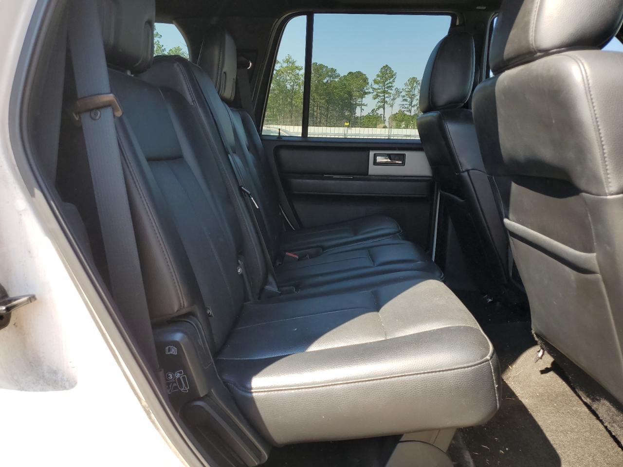 2015 Ford Expedition - Image 11