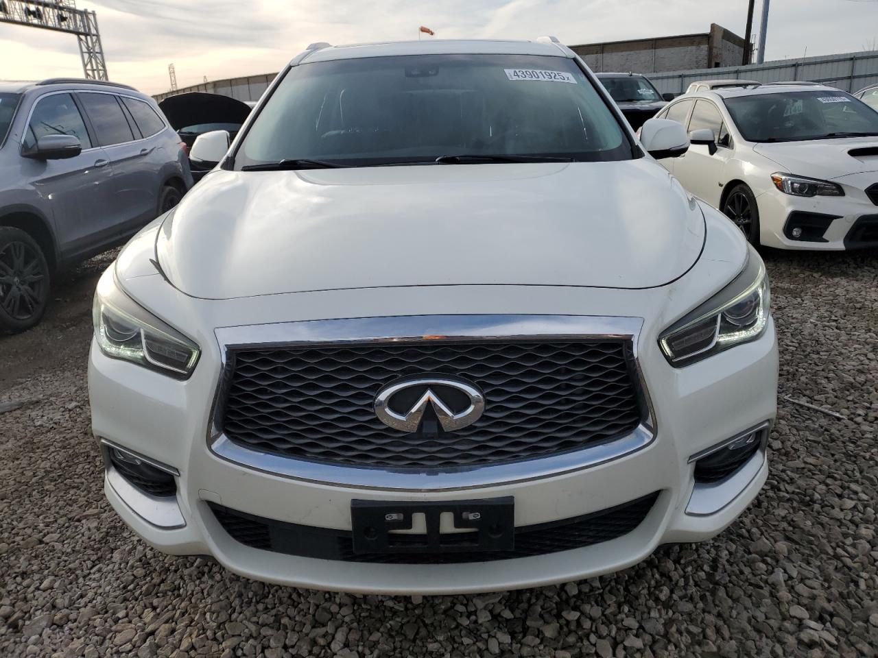 2016 Infiniti QX60 - Image 5