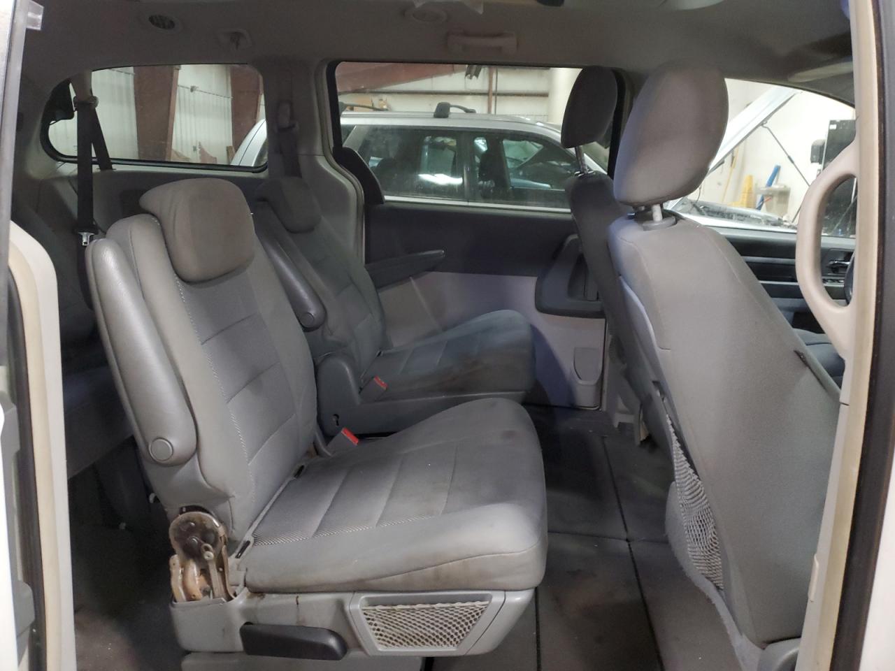 2009 Dodge Caravan - Image 11