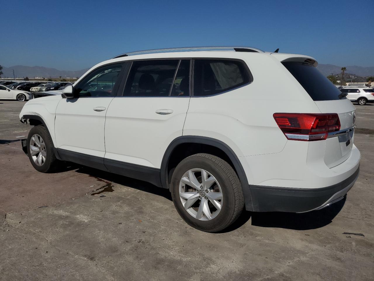 2018 Volkswagen Atlas - Image 2