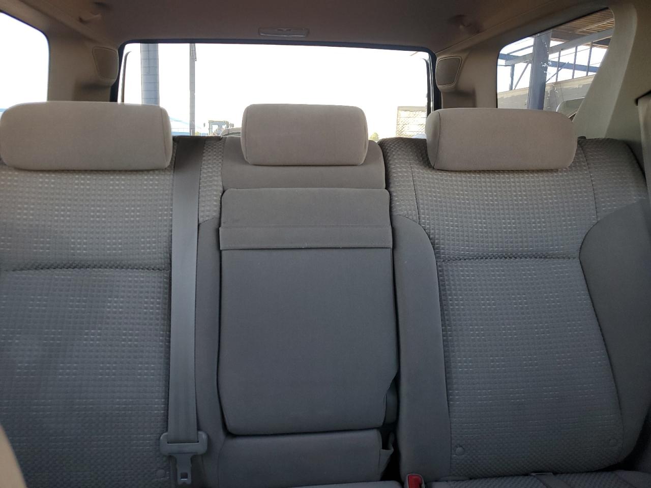 2005 Toyota 4Runner - Image 10