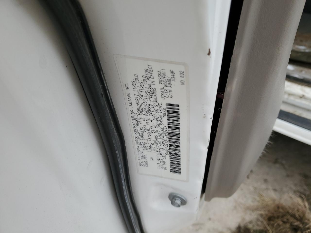 2004 Toyota Tundra - Image 13