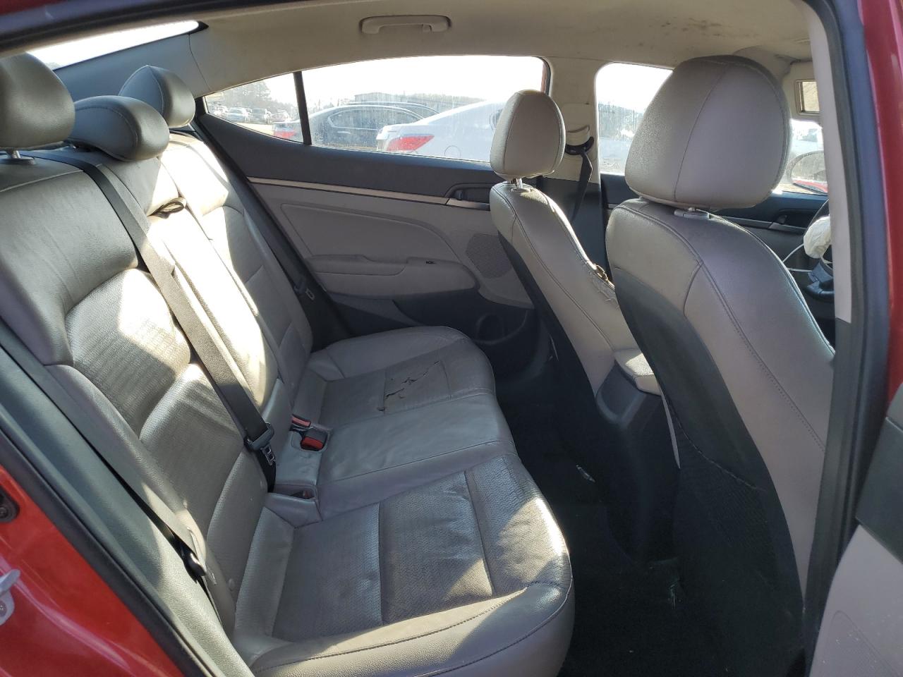 2017 Hyundai Elantra - Image 10