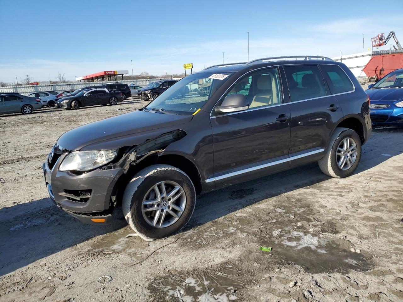 2008 Volkswagen Touareg - Image 1
