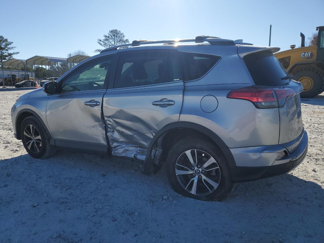 2017 Toyota RAV 4 - Image 2