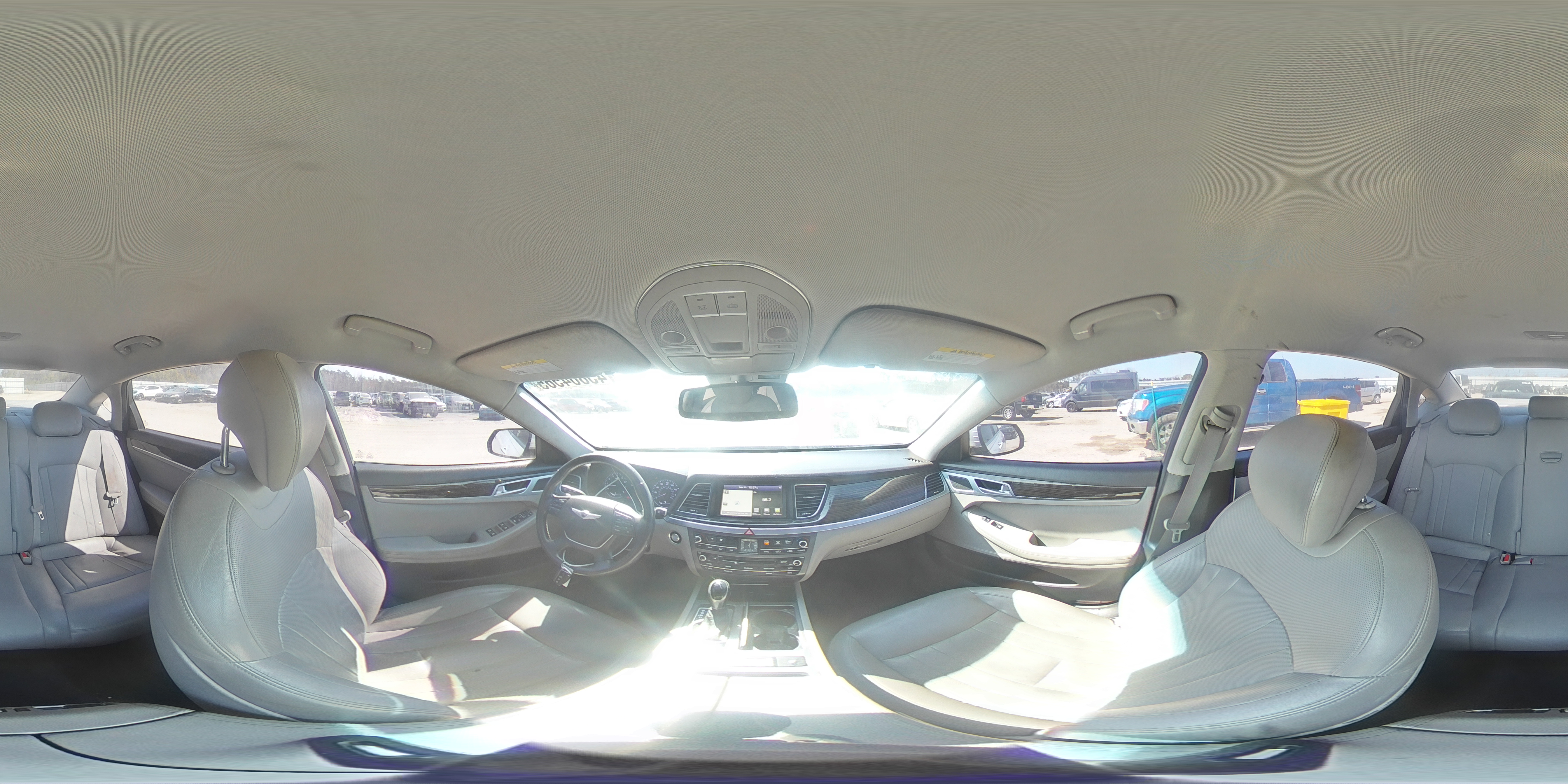 2015 Hyundai Genesis - Image 12