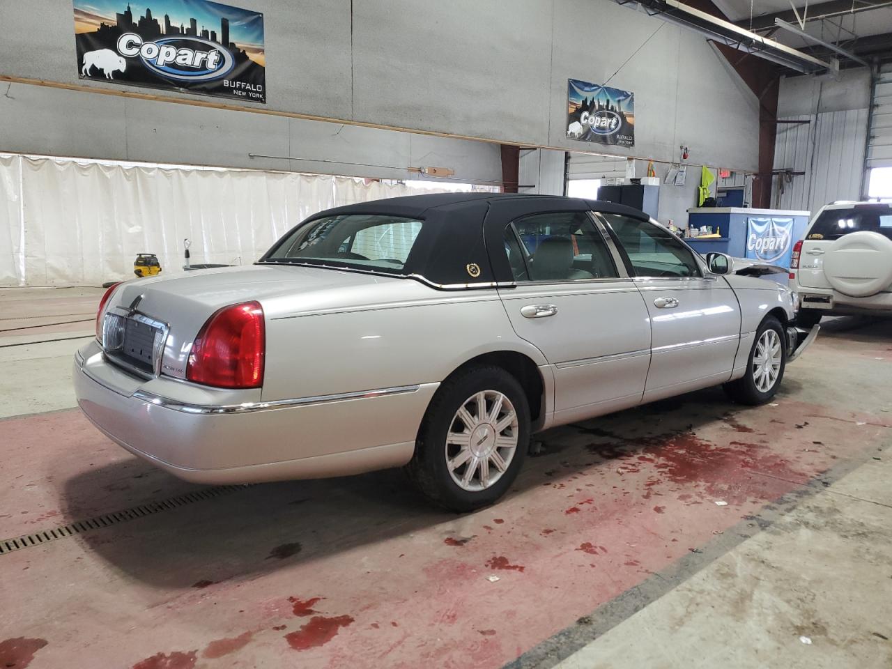 2008 Lincoln Town Car - Image 3