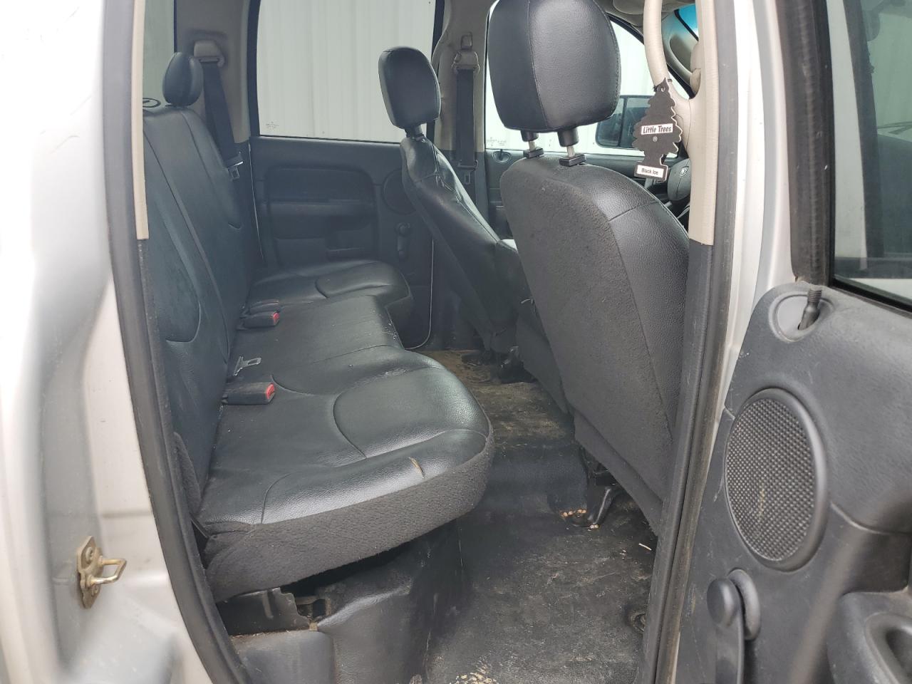 2004 Dodge RAM - Image 10