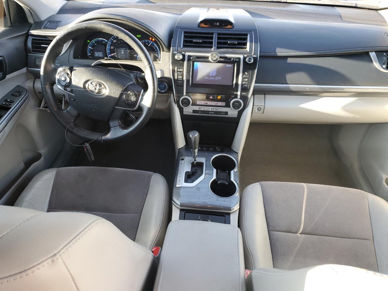 2013 Toyota Camry - Image 8