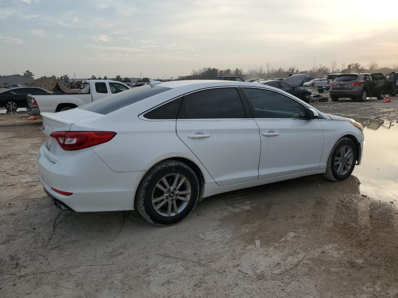 2017 Hyundai Sonata - Image 3