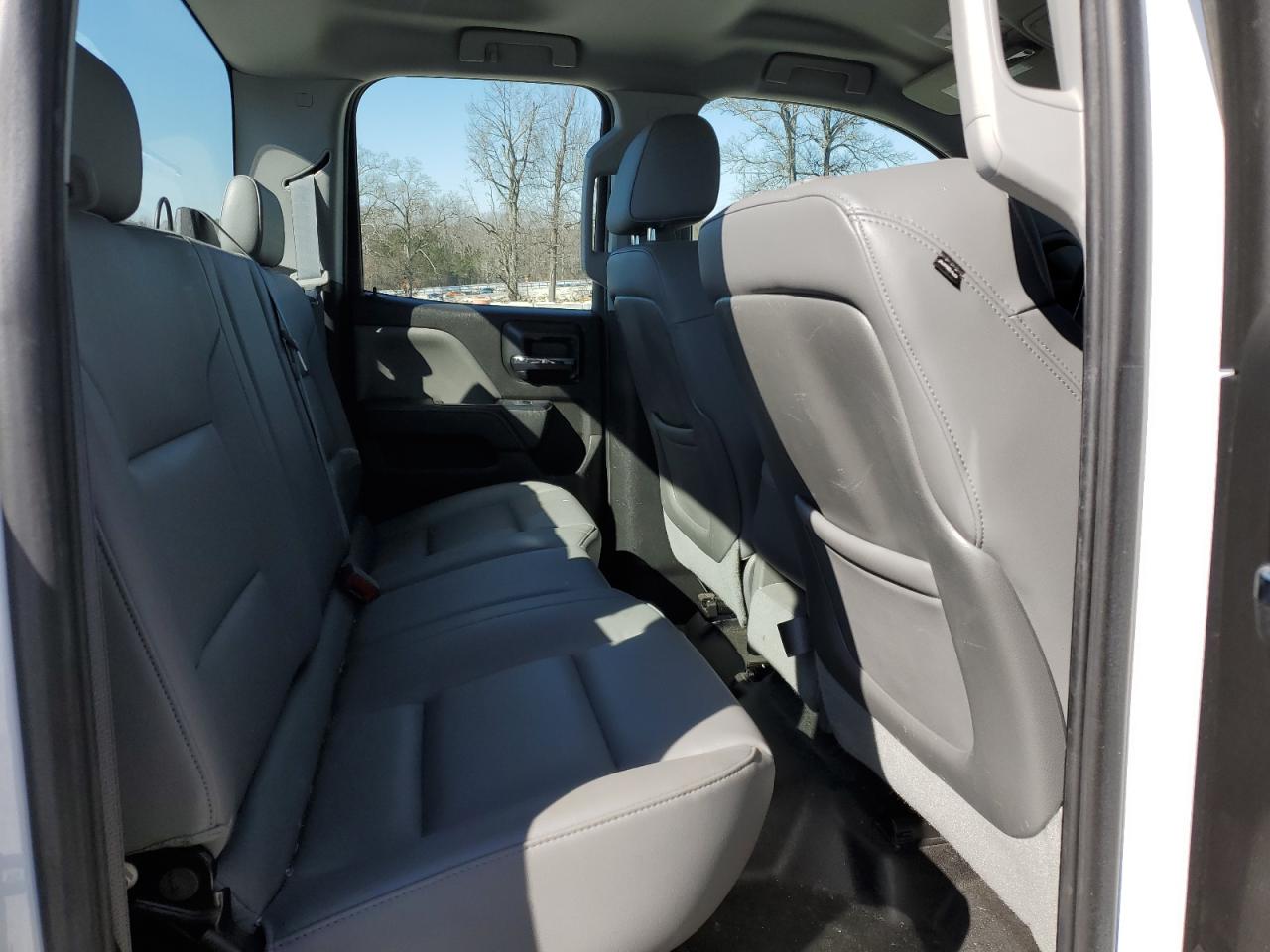 2014 Chevrolet Silverado - Image 10
