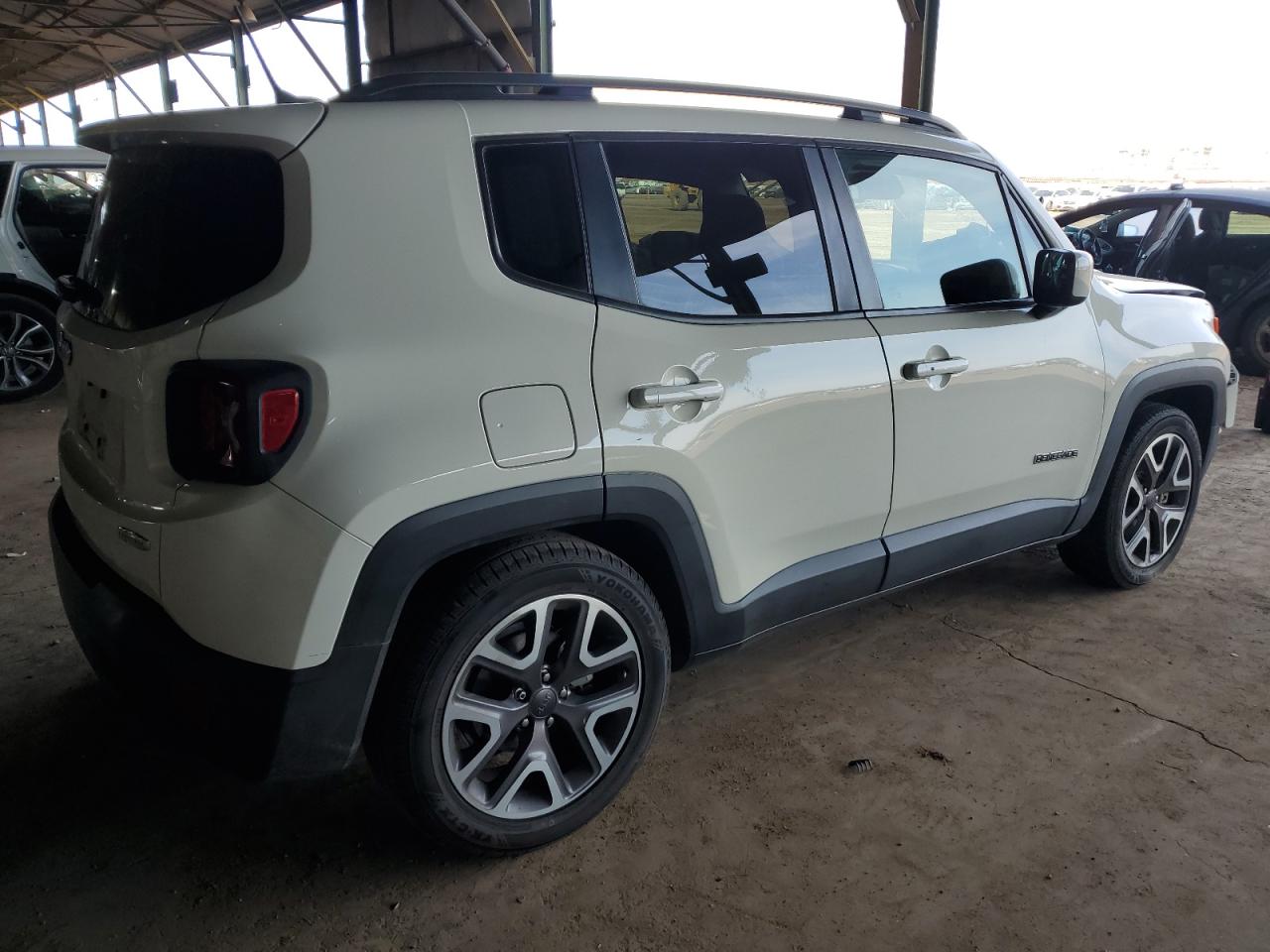 2016 Jeep Renegade - Image 3