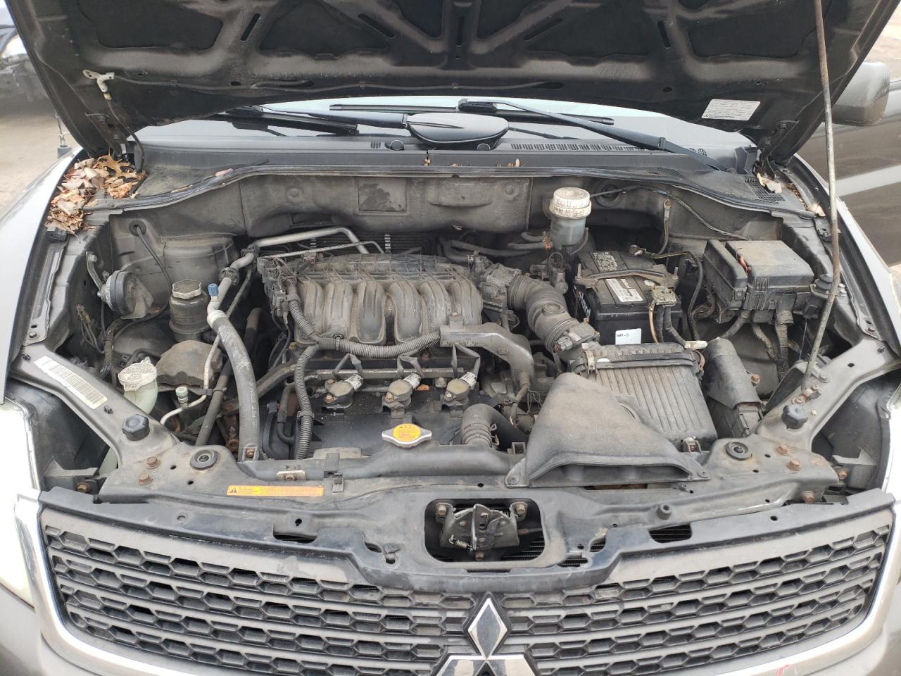 2011 Mitsubishi Endeavor - Image 12