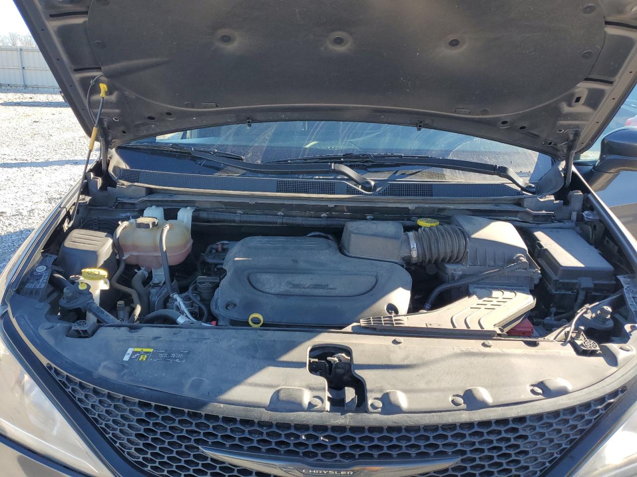 2019 Chrysler Pacifica - Image 12