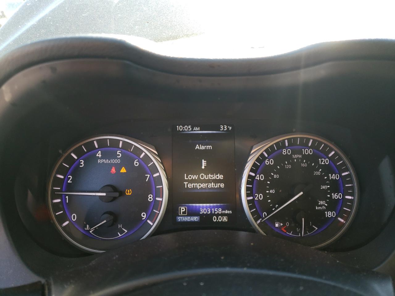2015 Infiniti Q50 - Image 9