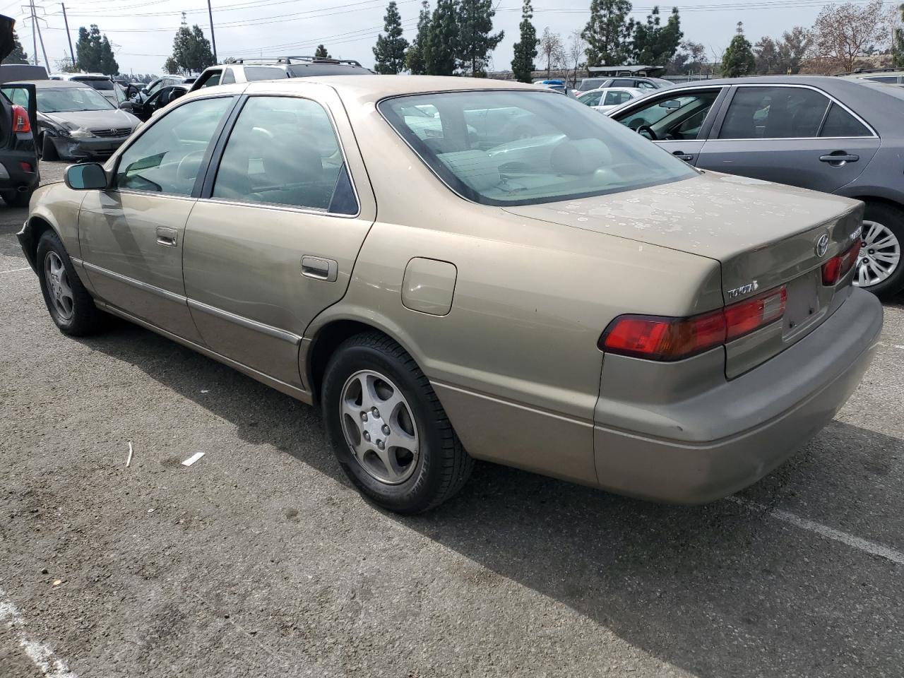 1999 Toyota Camry - Image 2