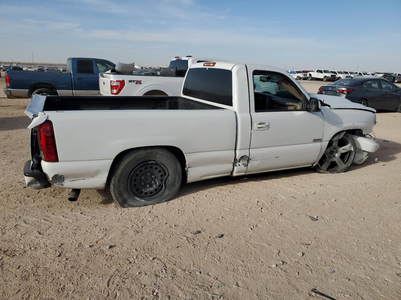 2006 Chevrolet Silverado - Image 3
