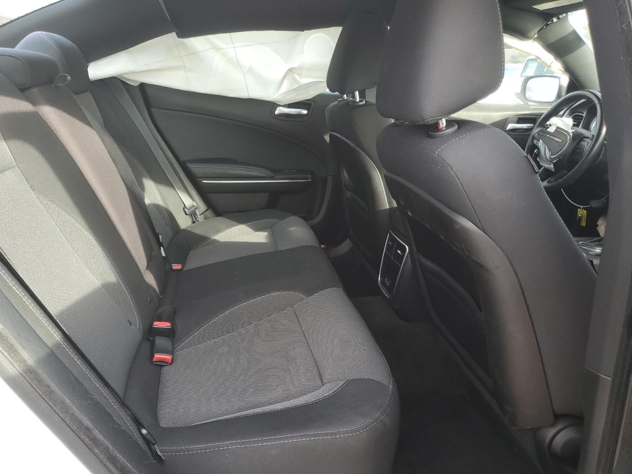 2016 Dodge Charger - Image 11