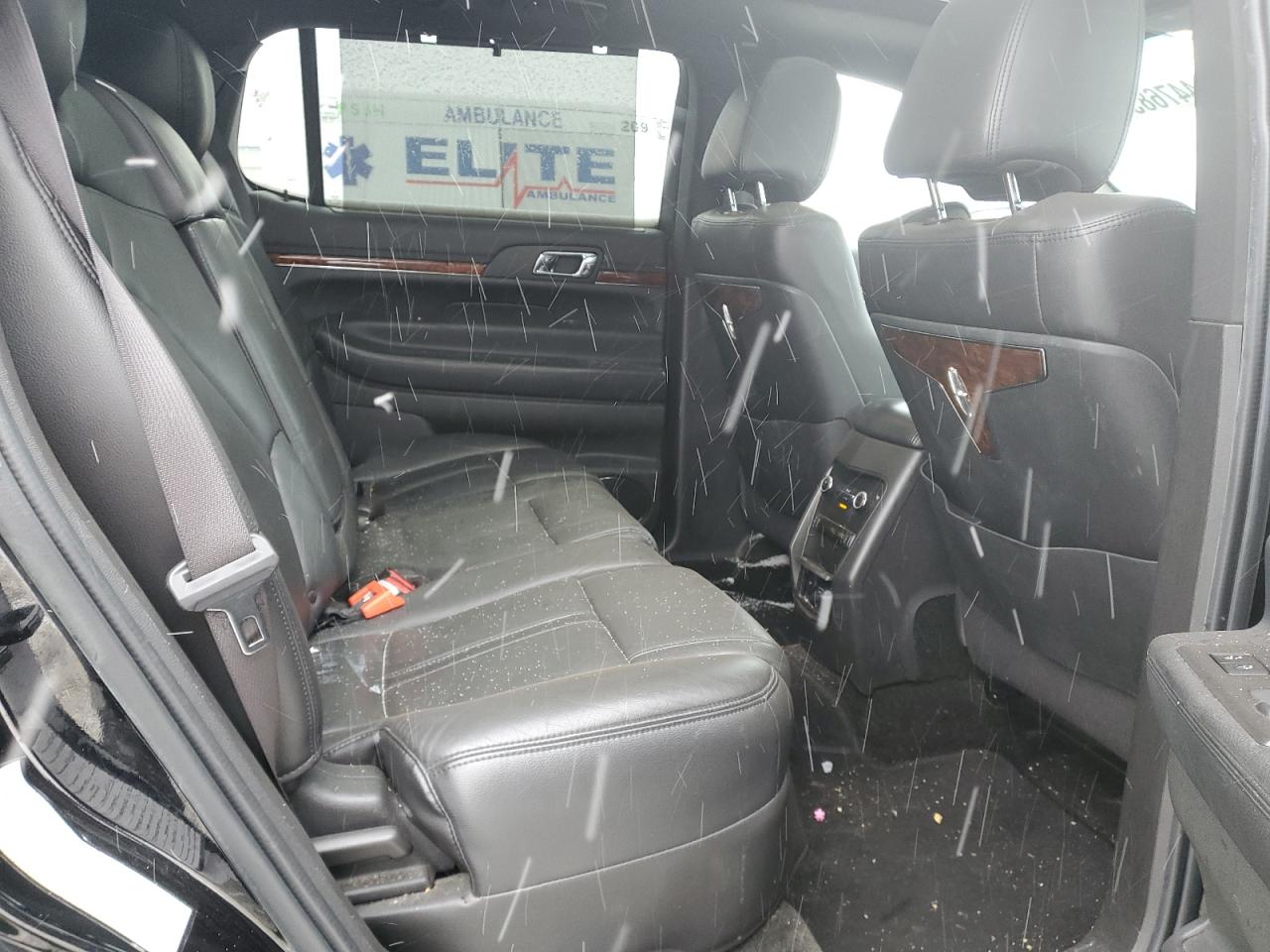 2017 Lincoln MKT - Image 11