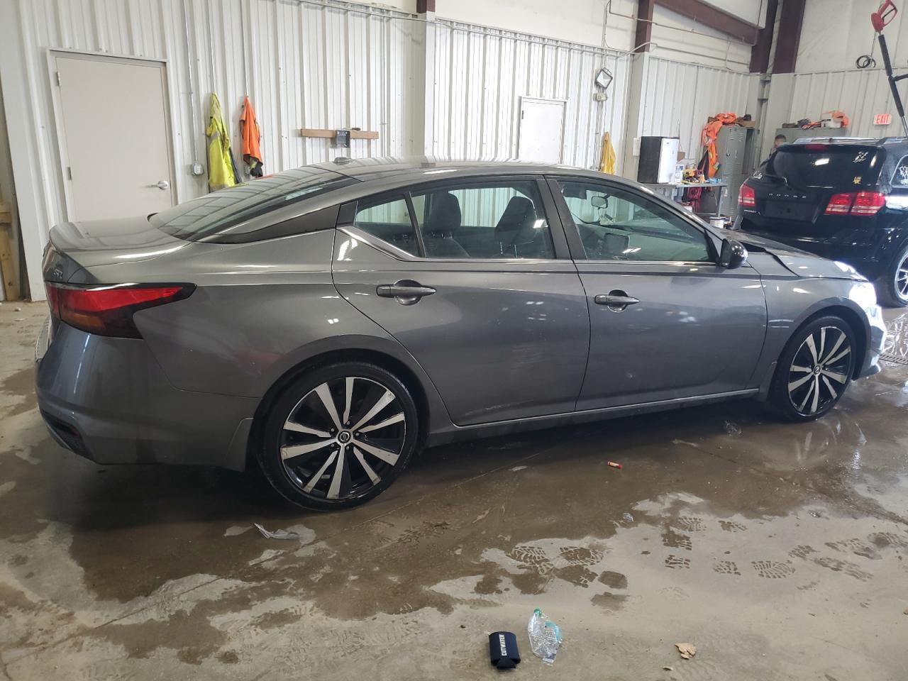 2022 Nissan Altima - Image 3