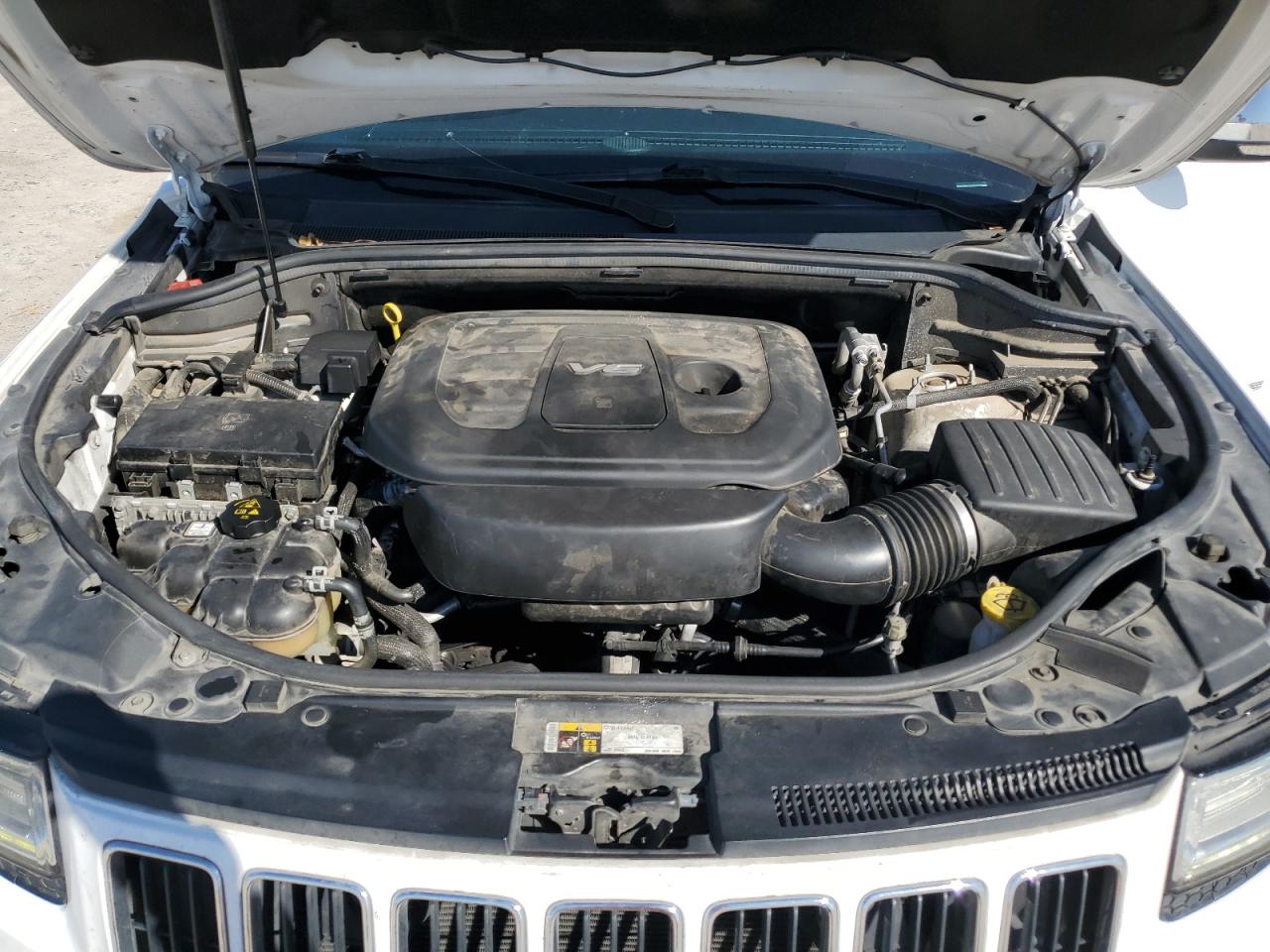 2016 Jeep Grand Cherokee - Image 12