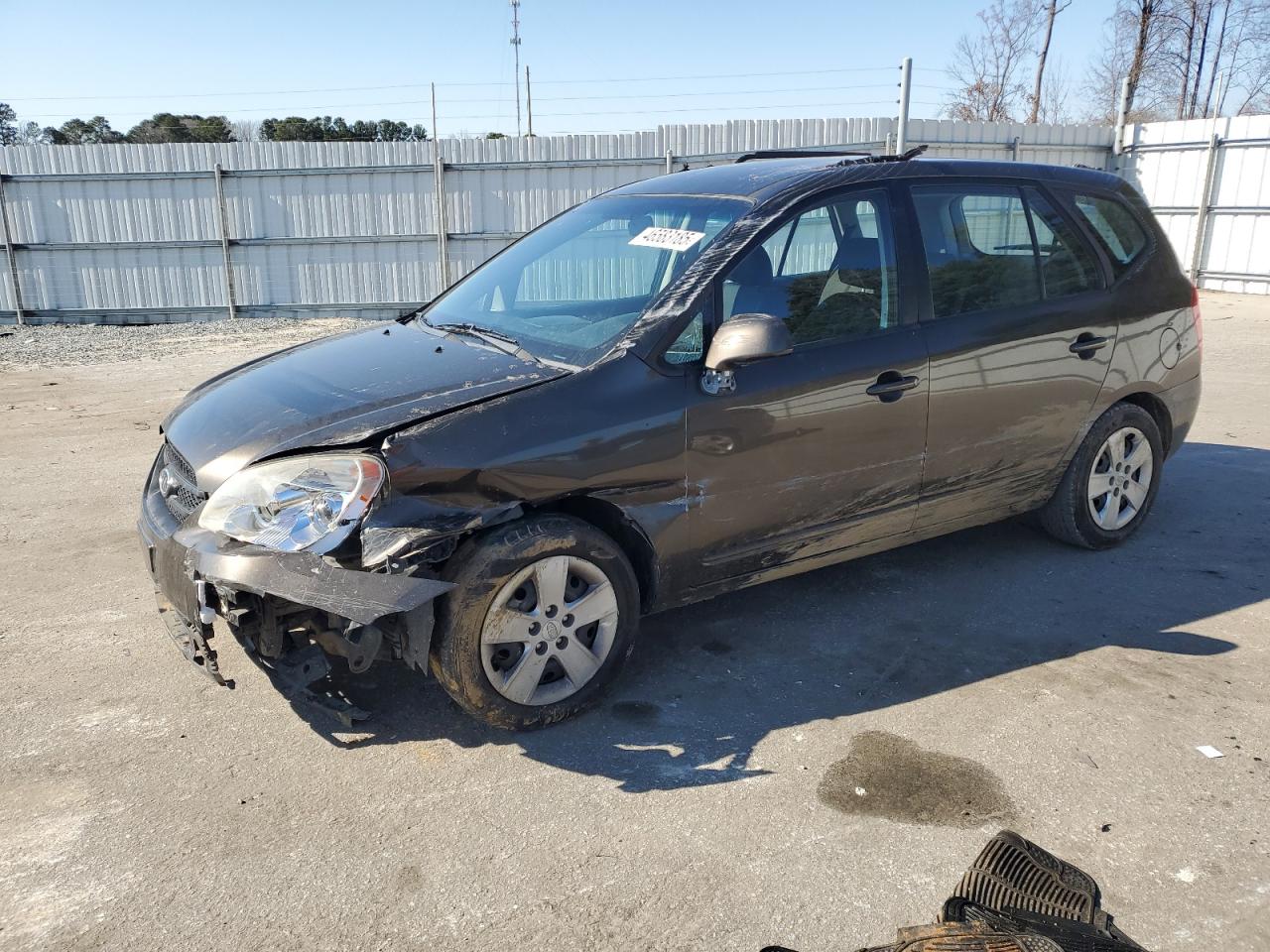 2009 Kia Rondo - Image 1