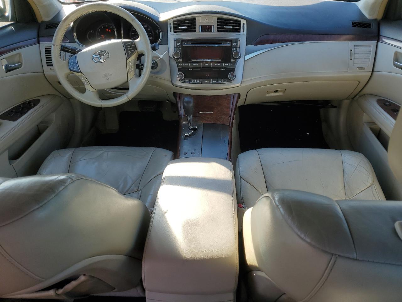 2011 Toyota Avalon - Image 8