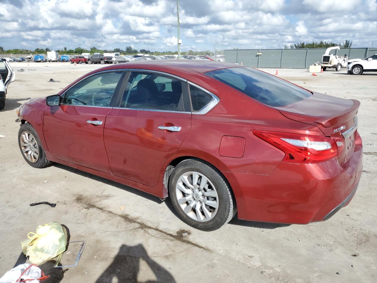 2016 Nissan Altima - Image 2