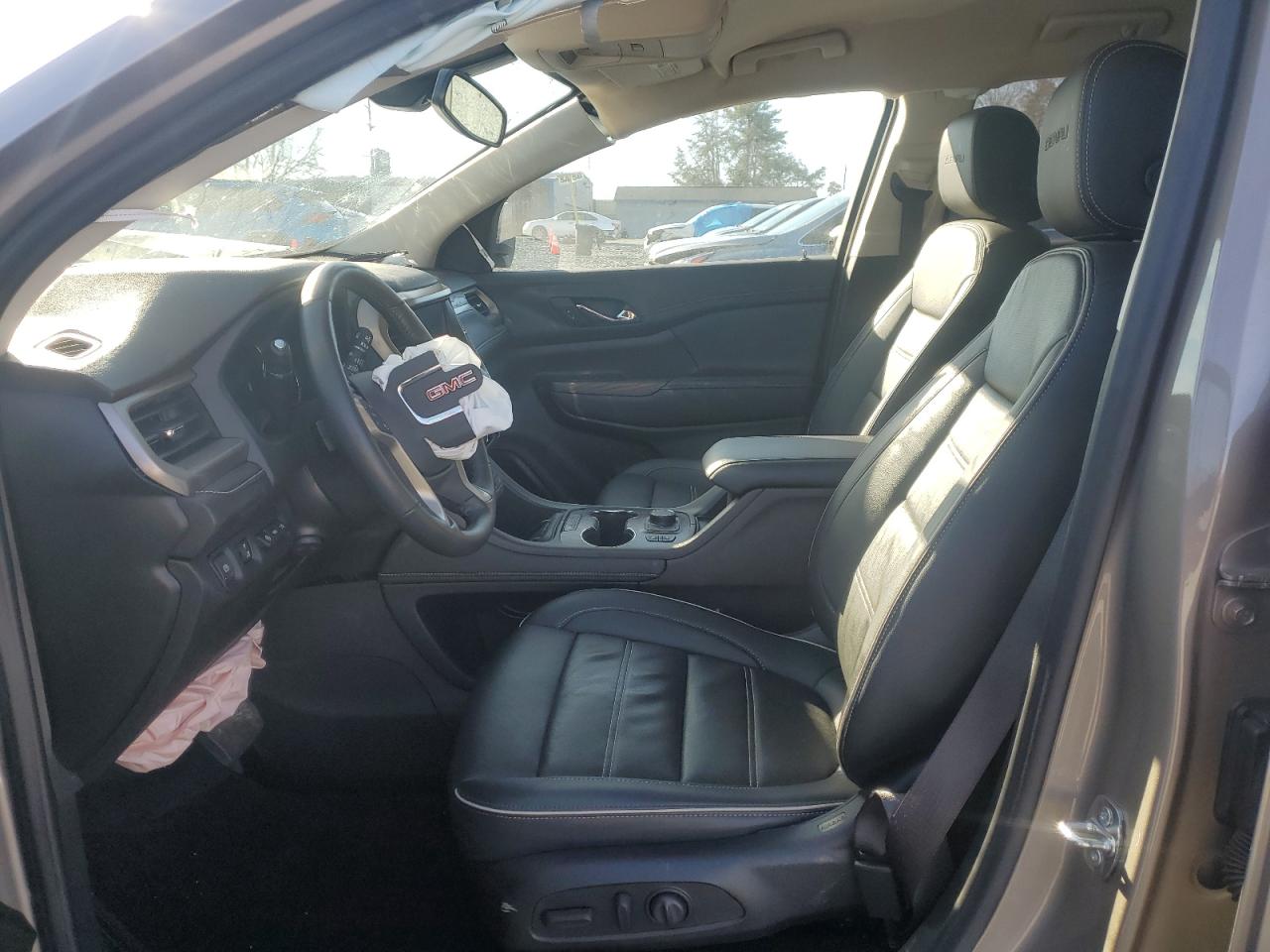 2022 GMC Acadia - Image 7