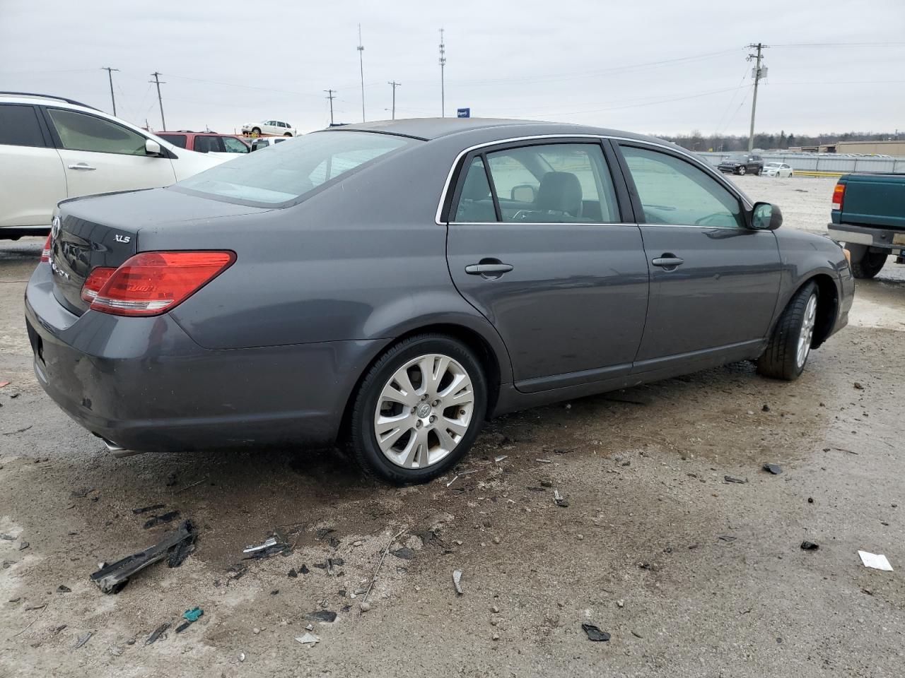 2008 Toyota Avalon - Image 3