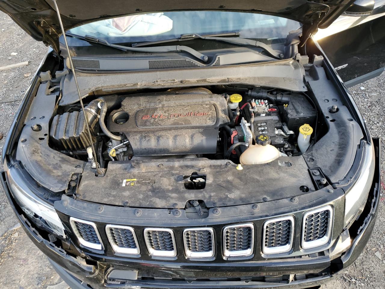 2018 Jeep Compass - Image 14
