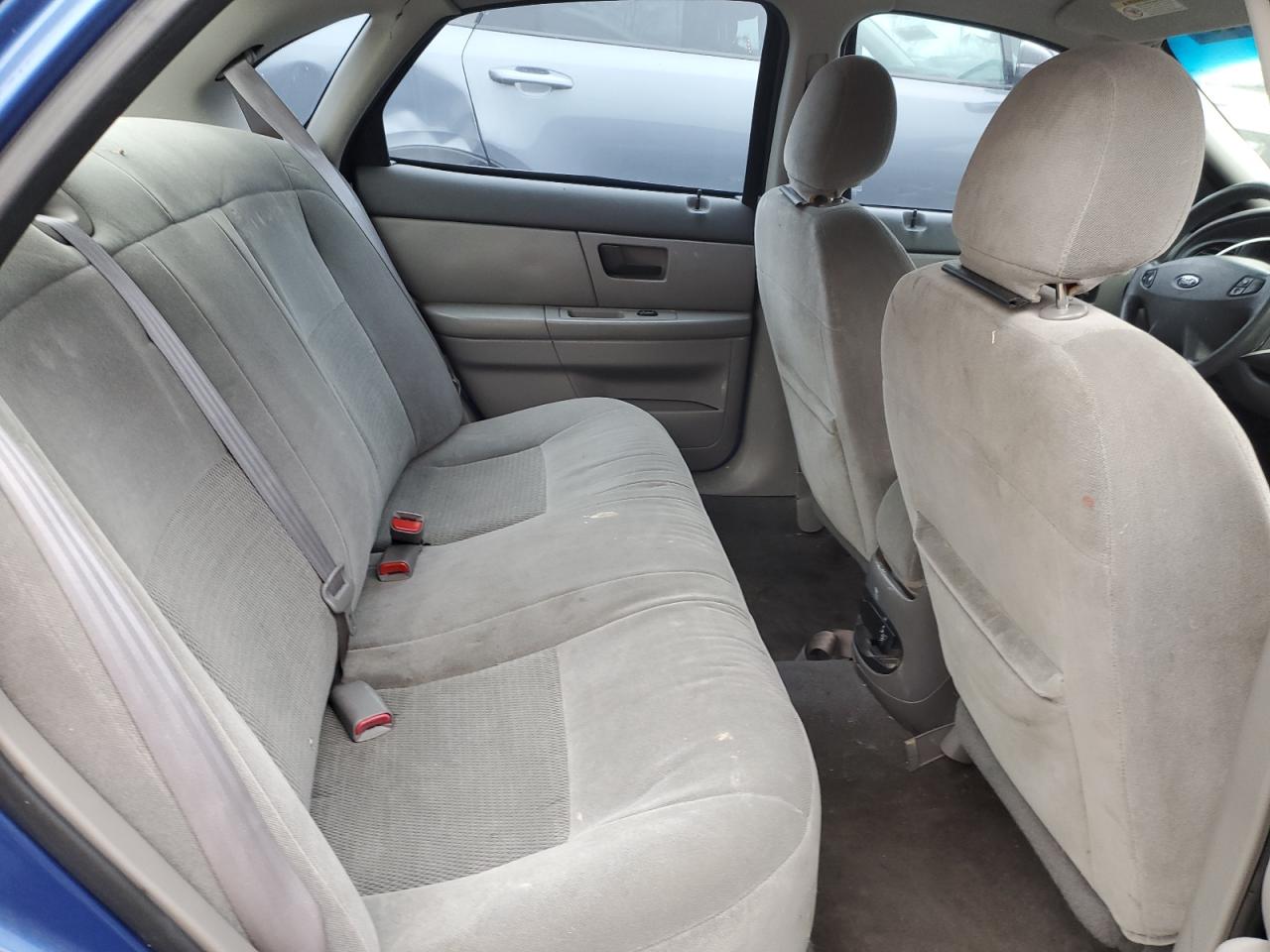 2003 Ford Taurus - Image 11