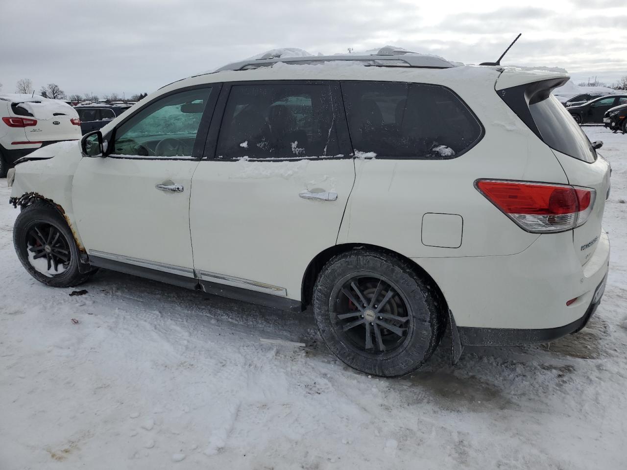 2015 Nissan Pathfinder - Image 2