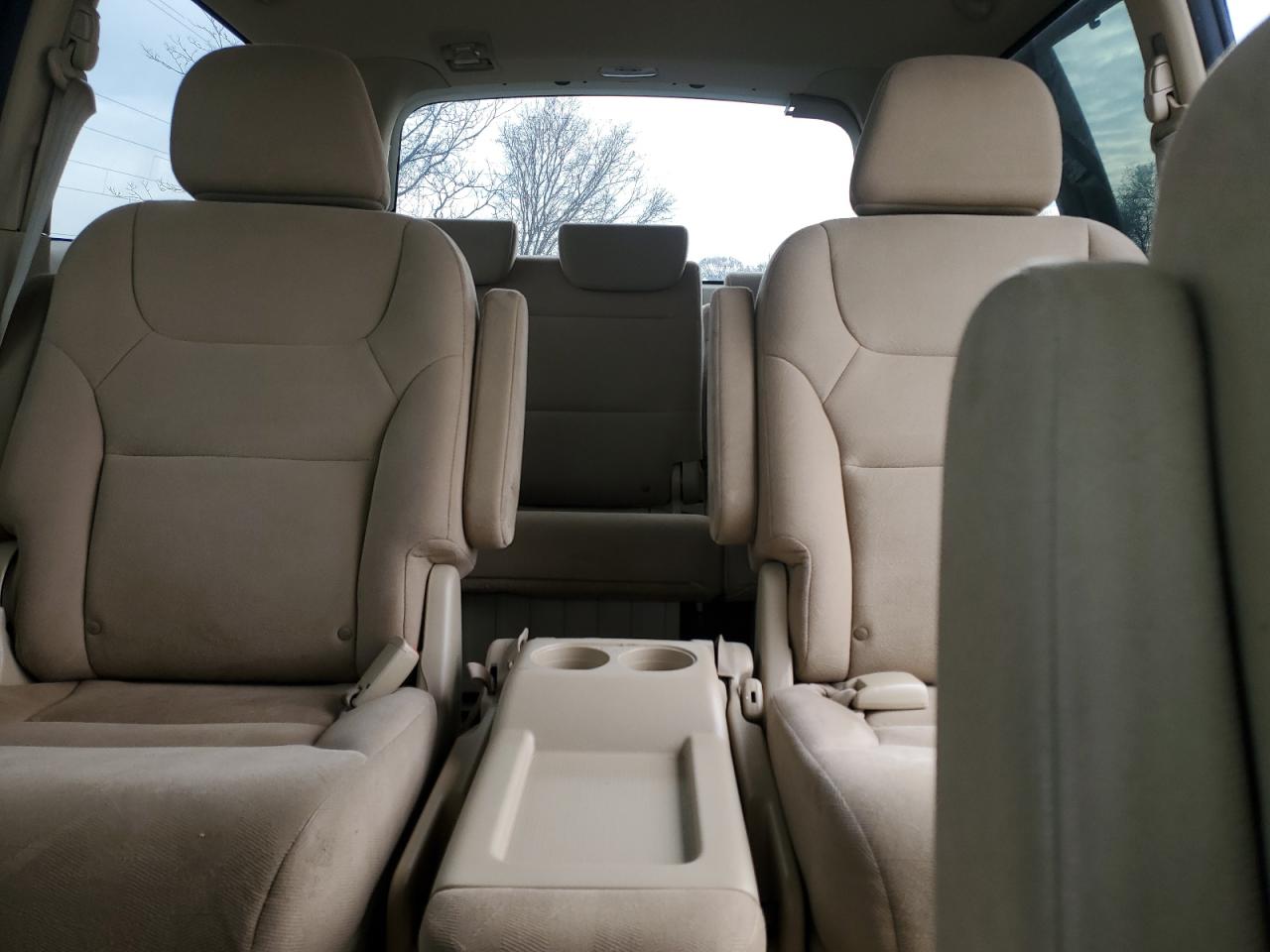 2010 Honda Odyssey - Image 10