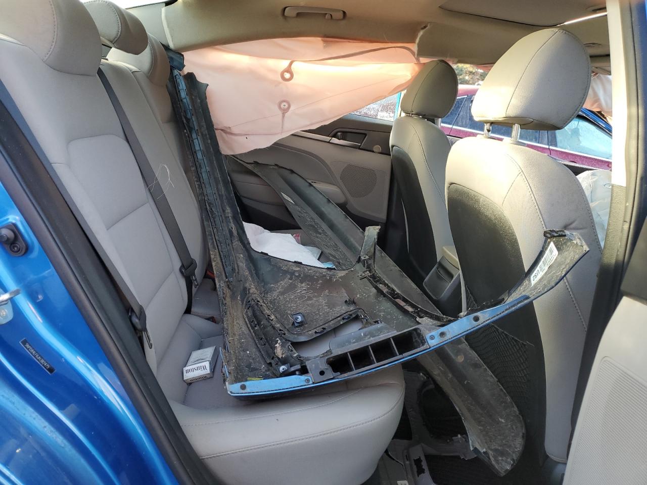 2018 Hyundai Elantra - Image 10