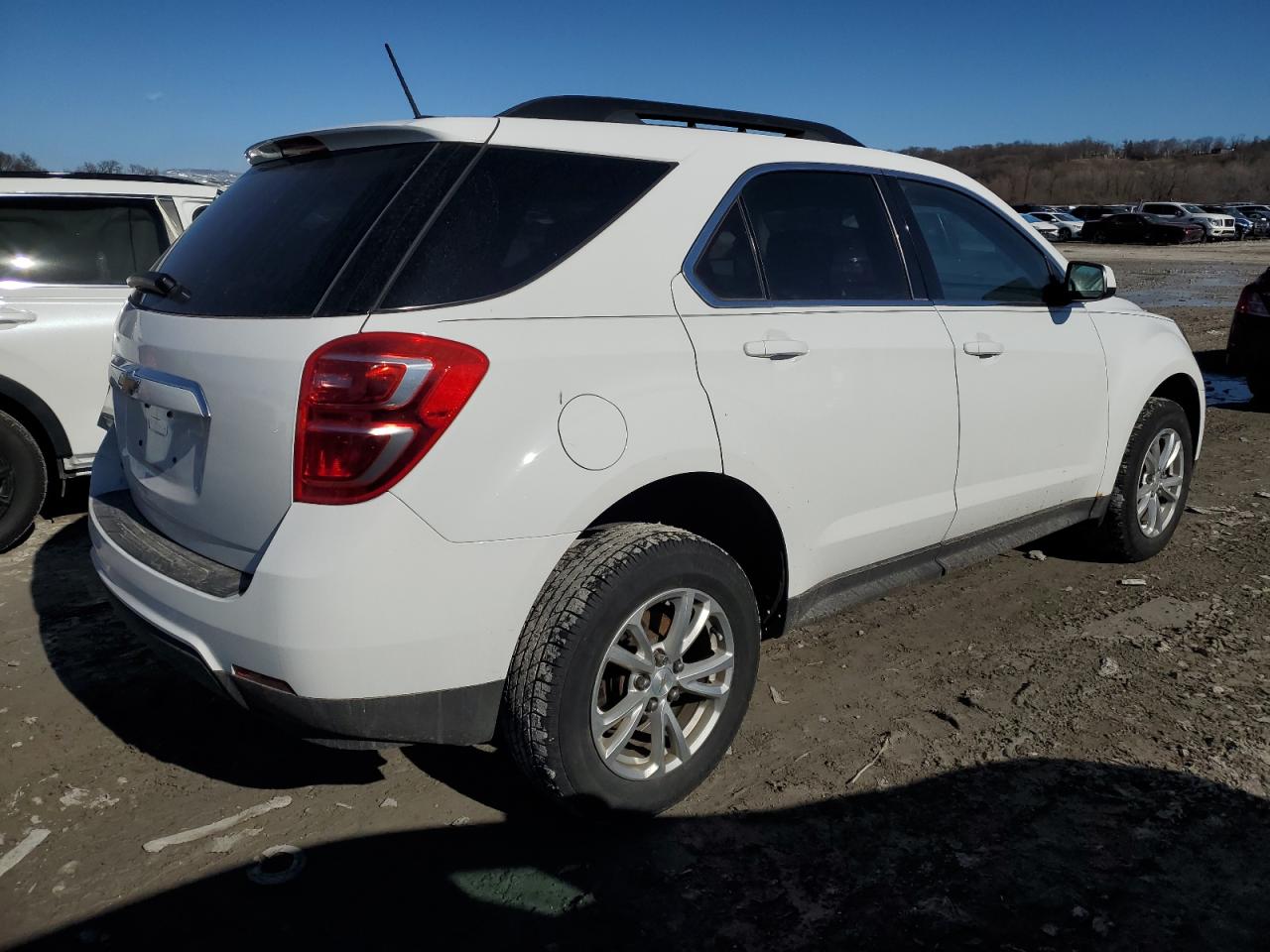 2017 Chevrolet Equinox - Image 3