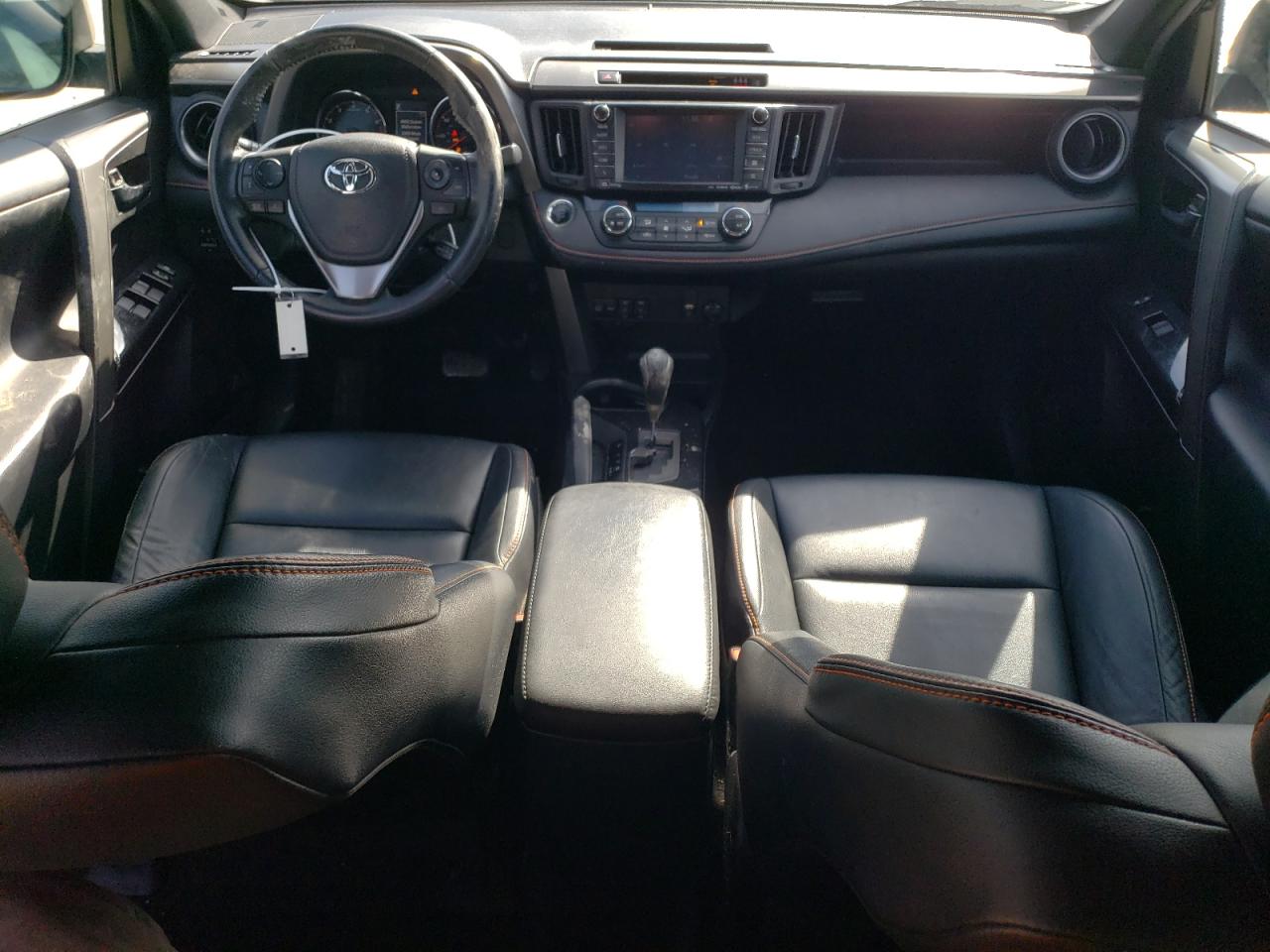2017 Toyota RAV 4 - Image 8
