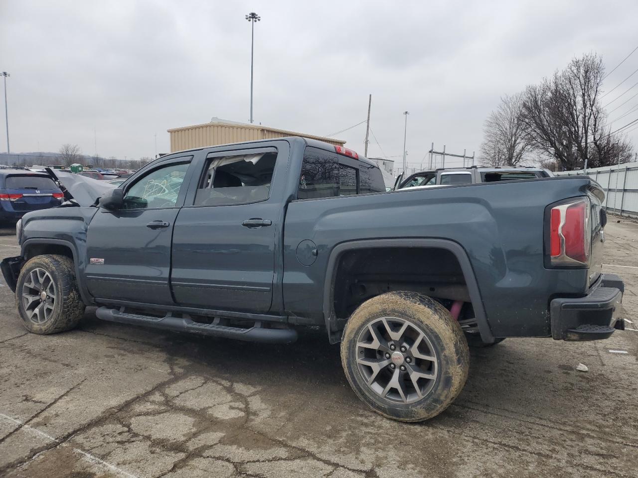 2017 GMC Sierra - Image 2