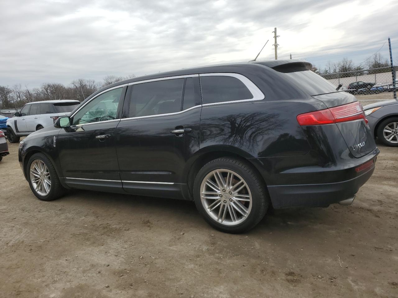 2019 Lincoln MKT - Image 2
