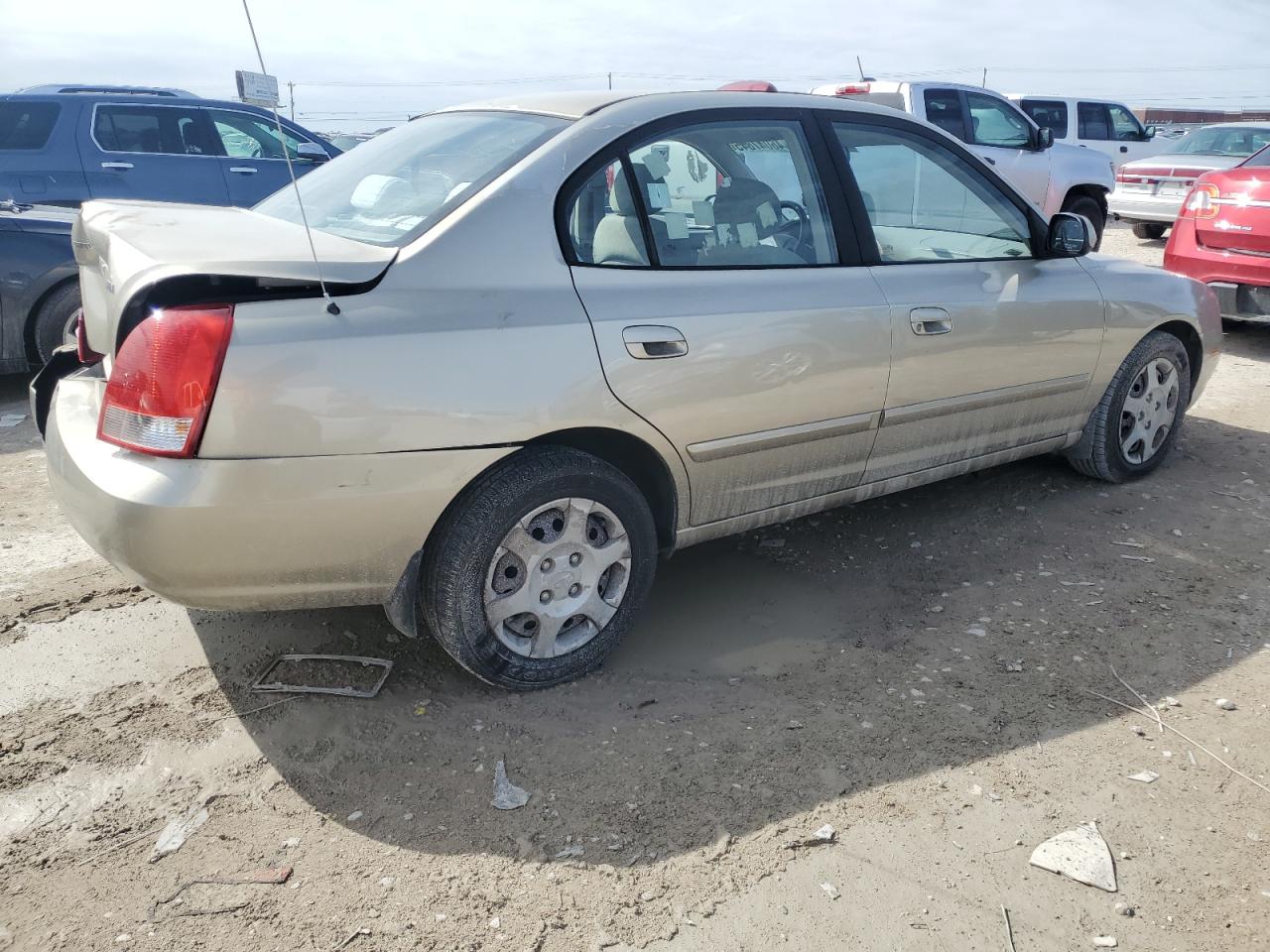 2002 Hyundai Elantra - Image 3