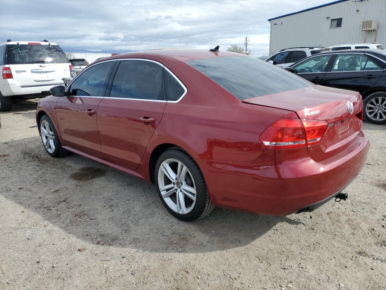 2015 Volkswagen Passat - Image 2
